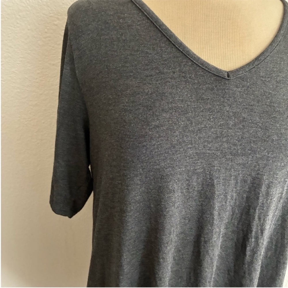 Torrid gray tee - Picture 2 of 4